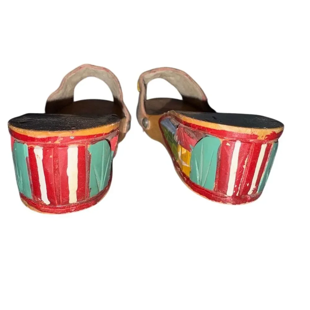 Vintage 1940s Women's Hand-Painted Wooden Wedge‎ Sandals Size 9.5